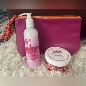 Body Moisturizer Set with Makeup Bag